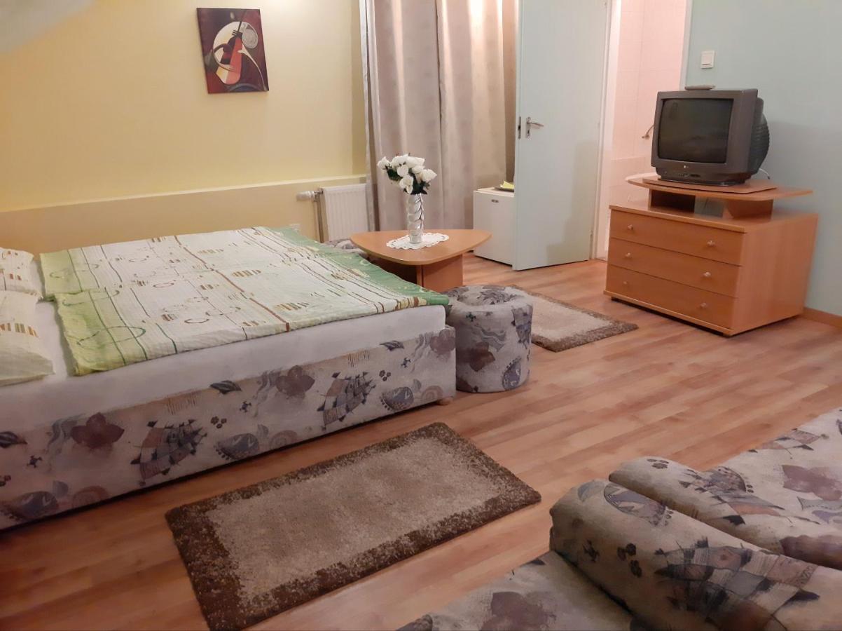 Panorama Szallas Mişcolţ Exterior foto